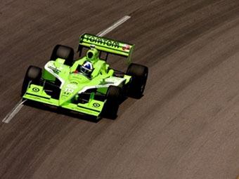 Дарио Франкитти (Chip Ganassi Racing) во время гонки Iowa Corn Indy 250, 2009. Фото (c) <a href="http://lenta.ru/info/afp.htm">AFP</a>