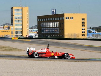 Зимние тесты в Валенсии. Фото с сайта f1fanatic.com