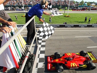 Джастин Уилсон (Newman/Haas), Detroit Indy Grand Prix на трассе Belle Isle, 2008. Фото с сайта indycar.com