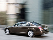 Mercedes-Benz S-class. Эталон в классе представительских седанов. Однако заряженного полноприводного седана у «мерседесовцев» нет. Заднеприводная модель S 63 AMG (4,5 секунды до «сотни») стоит от 7,3 миллиона рублей, а 630-сильный S 65 AMG (4,4 секунды) -- 12 миллионов.