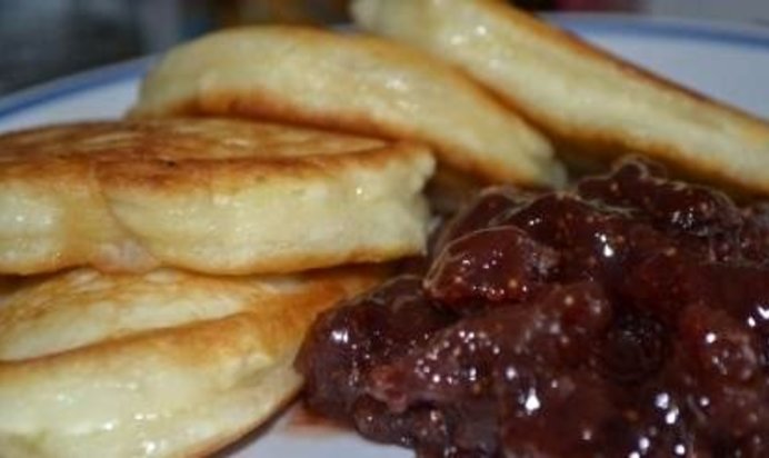 Пышные оладьи на кислом молоке лучший рецепт пошагово Пышные оладьи на кислом молоке лучший рецепт пошагово