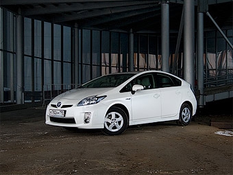 Toyota Prius. Фото Ленты.Ру