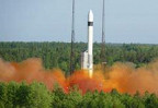 Ракета-носитель «Рокот» успешно вывела на орбиты два военных и один спутник связи