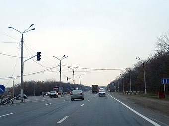 Участок трассы М-4 "Дон". Фото Фазиля Гадалова с сайта wikipedia.org