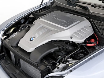 Силовая установка гибридного BMW X6. Фото BMW