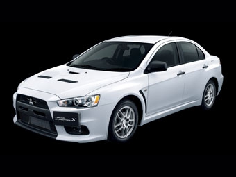 Mitsubishi Lancer Evolution X. Фото Mitsubishi