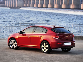 Хэтчбек Chevrolet Cruze. Фото с сайта autotelegraaf.nl