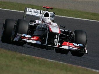 Камуи Кобаяси за рулем болида Sauber C30 на Гран-при Японии. Фото Sauber