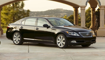 Lexus LS 460. Фото Lexus