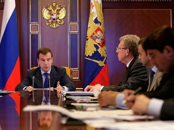 Президент России Дмитрий Медведев на совещании с правительством. Фото пресс-службы Президента России