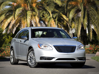 Chrysler 200 2011 года выпуска. Фото Chrysler