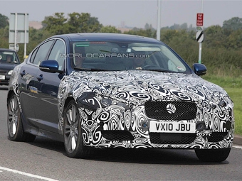 Шпионские фотографии обновленного Jaguar XFR. Фото с сайта worldcarfans.com