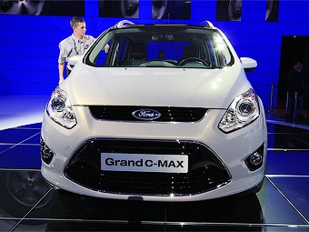 Ford Grand C-Max. Фото Ленты.Ру