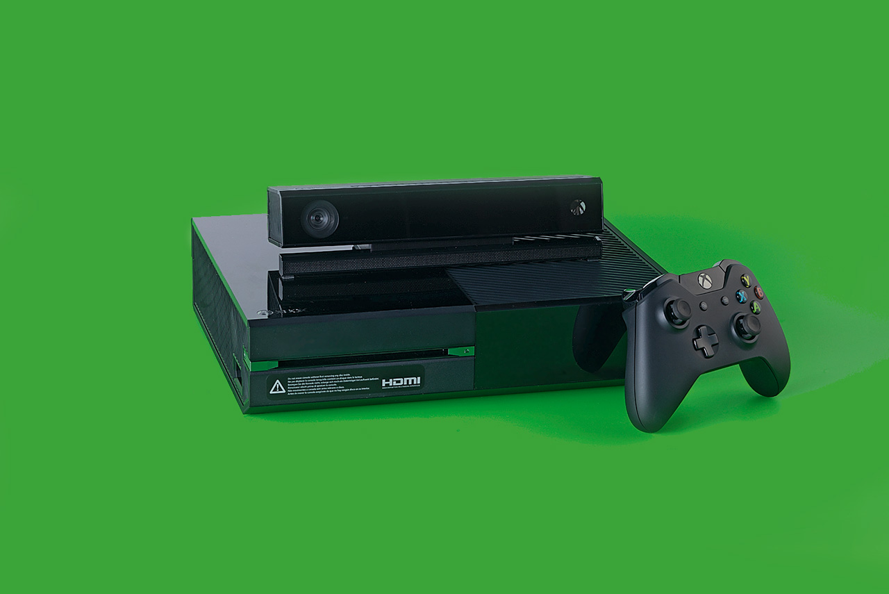 Xbox One (27 000 р. против €499 в Европе)