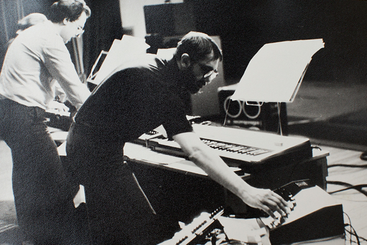 Студия фирмы «Мелодия» во время записи ­пластинки «Тепло земли», 1980-е годы