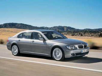 BMW 750i 2006 модельного года. Фото BMW