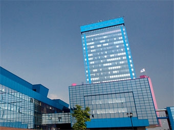 Центральное административное здание "АвтоВАЗа" в Тольятти. Фото Ленты.Ру