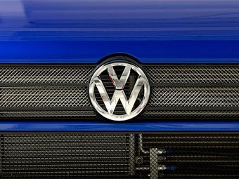 Тизер нового гоночного внедорожника VW - Race Touareg 3. Фото VW