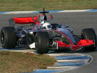 Фернандо Алонсо за рулем болида McLaren. Фото c официального сайта "Формулы-1"