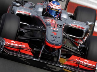 McLaren MP4-25 Дженсона Баттона. Фото Bridgestone