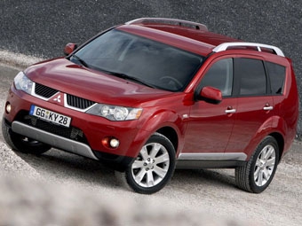 Mitsubishi Outlander XL. Фото Mitsubishi