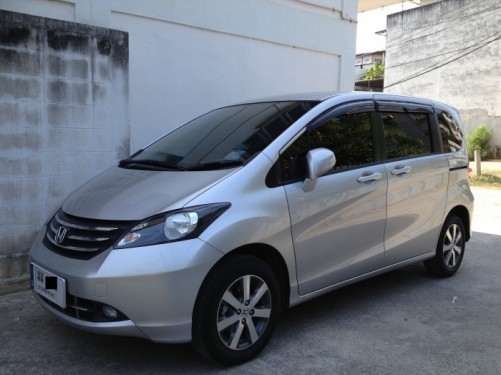 Honda Freed Spike - tradecarview