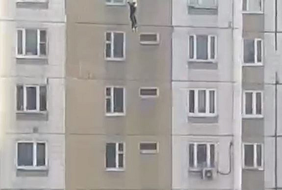 Девушка прыгнула с 7 этажа. Девушка спрыгнула с 9 этажа. Терещенко 6 тверь. Девушка спрыгнула с 16 этажа. Девочки 16 этаж.