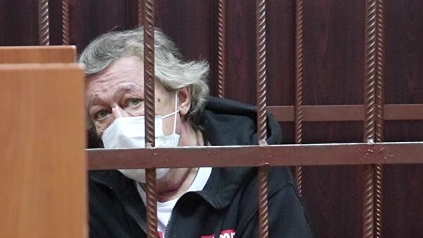  Любовница Ефремова судится с хозяйкой квартиры для свиданий 