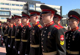 В центре Екатеринбурга прошла церемония выпуска воспитанников суворовского военного училища