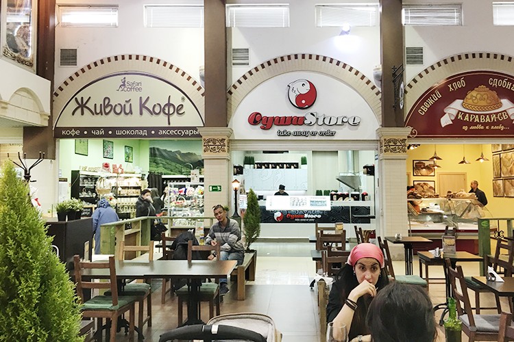 Центральный фудкорт москва. Рогожский рынок фудкорт. Кафе на Рогожском рынке. Фудкорт торговые ряды. Фудкорт брокколи.