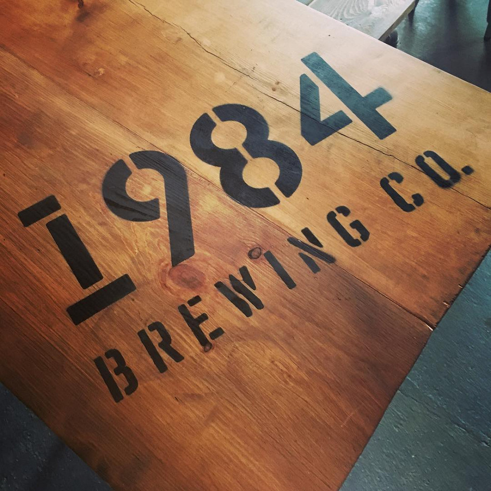 Бар 1984 Brewing Co. на улице Ленина в Омске: фото, отзывы, адрес, цены —  Афиша–Рестораны