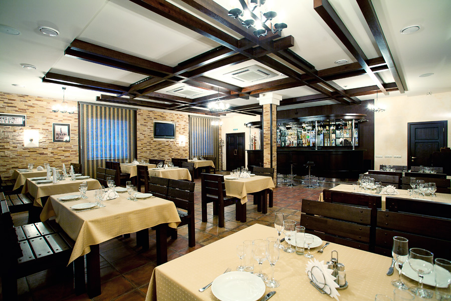 Panorama: Tri sosny, hotel, Тольятти, Автозаводский район, Спортивная улица, 2Г 