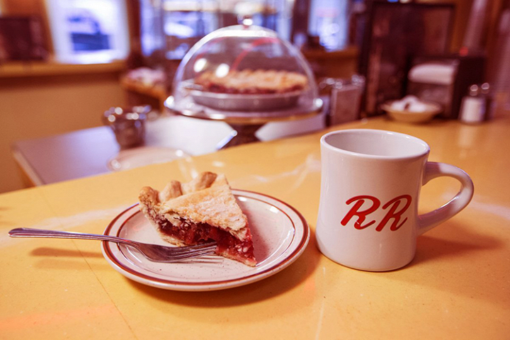 «Твин Пикс» («Twin Peaks»), реж. Дэвид Линч