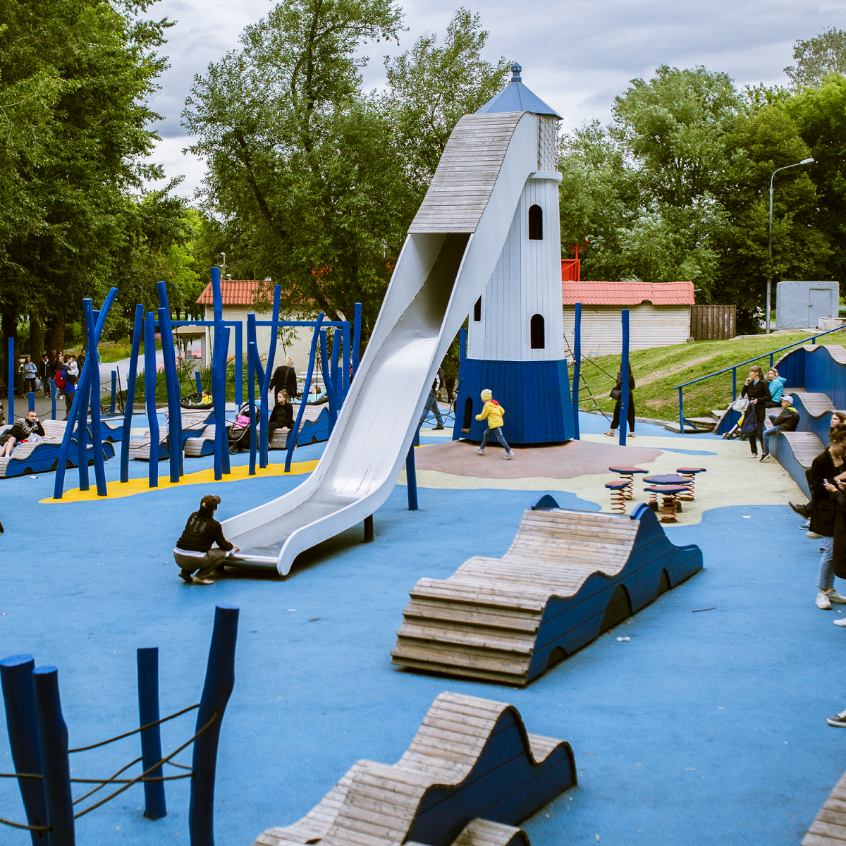 Как обустроить детскую площадку на участке | Дела огородные (kormstroytorg.ru)