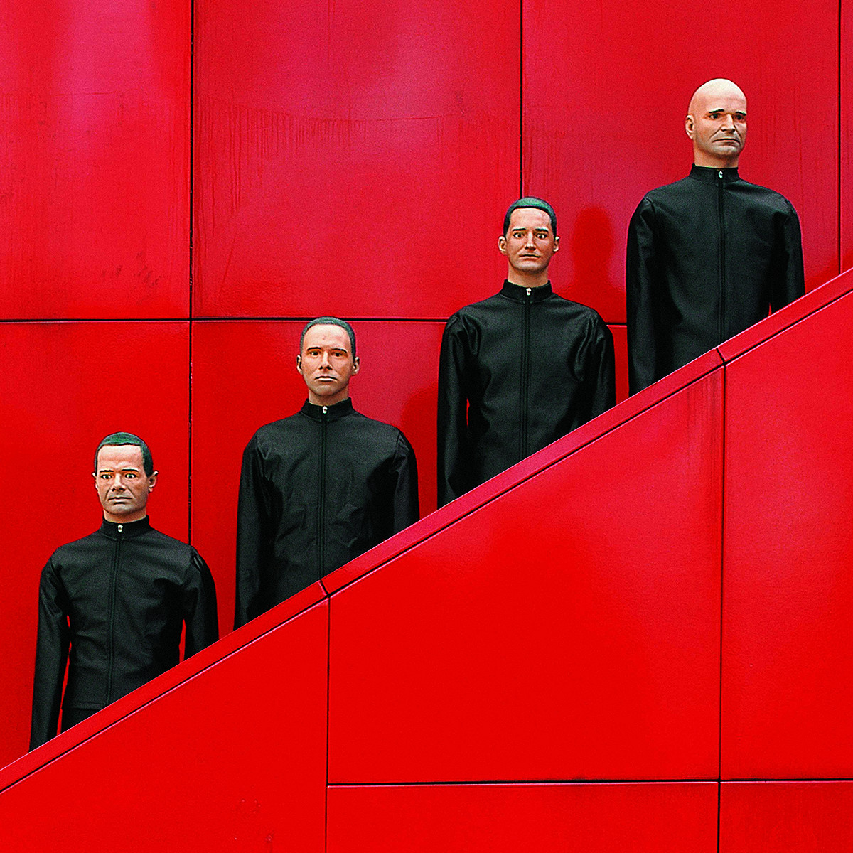 Kraftwerk в Кремлевском дворце, концерт группы «Пошлая Молли», выставка  китайского художника Джеки Цая «Отправь меня на Луну», День всех влюбленных  на катке ВДНХ, Николь Кидман и Колин Фаррелл в новом фильме Йоргоса