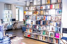 Pioner Bookstore – афиша