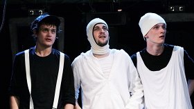 У ковчега в восемь