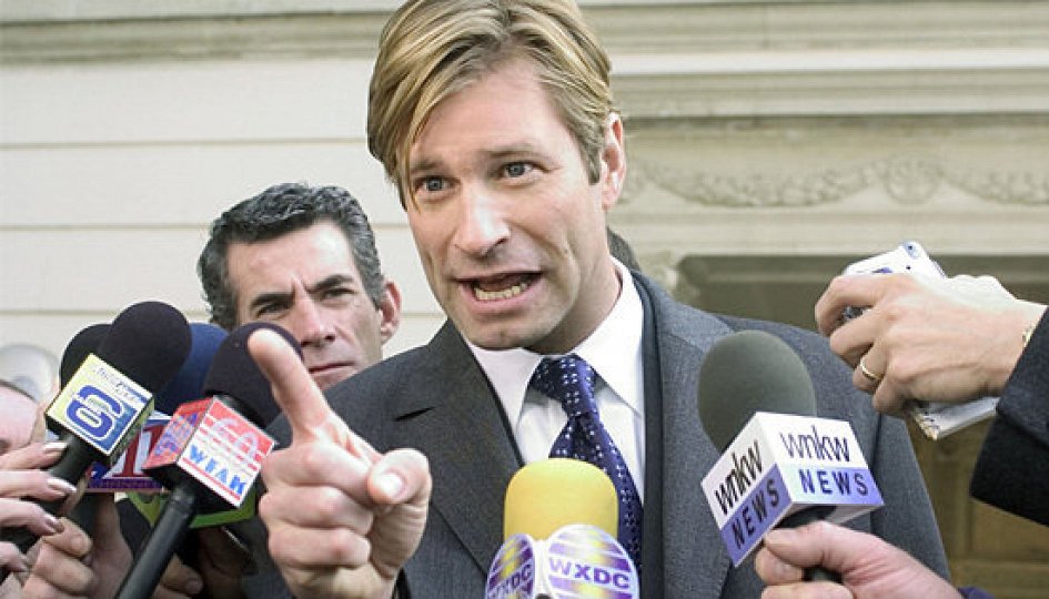 Аарон Экхарт