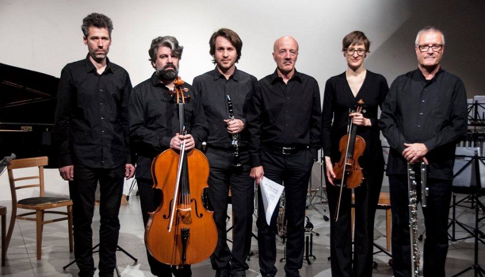 Концерты: VI Санкт-Петербургский фестиваль новой музыки: Ensemble für neue musik zürich. Дирижер Себастьян Готшик Концерты: VI Санкт-Петербургский фестиваль новой музыки: Ensemble für neue musik zürich. Дирижер Себастьян Готшик