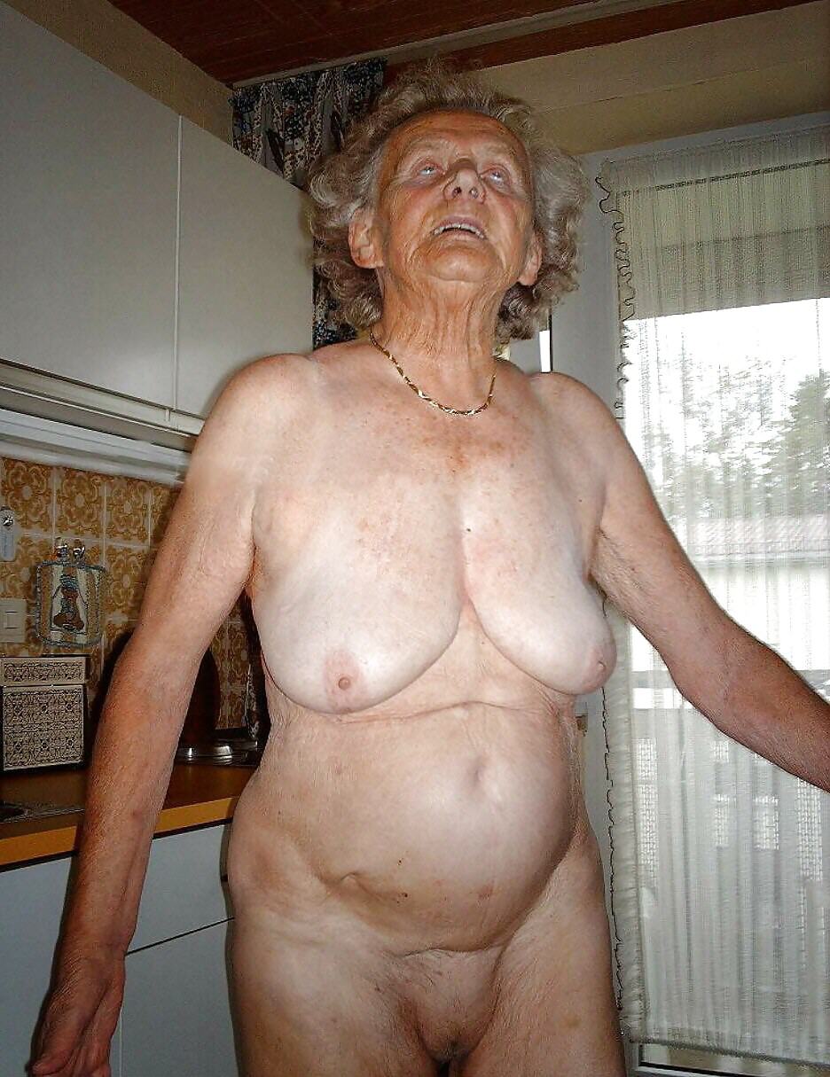 Бабушка в бане фото