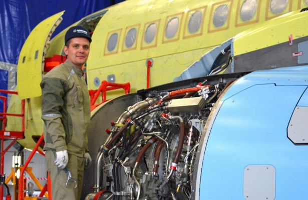 Авиазавод в Комсомольске пошел на третью сотню «Суперджетов»