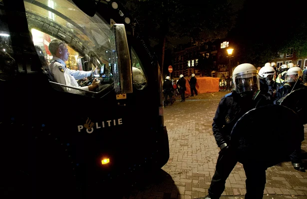 В Нидерландах вновь вспыхнули беспорядки