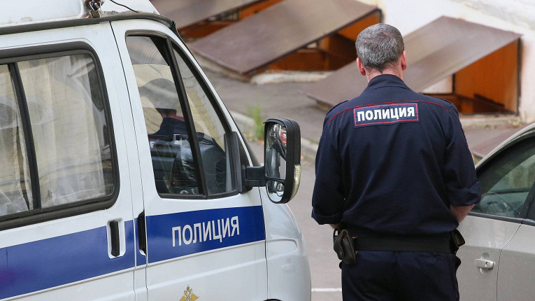 Мигранты с ножами и вилками подрались в кафе Петербурга