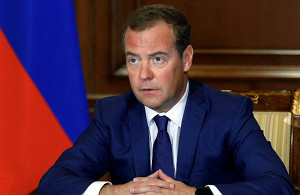 Медведев обвинил США в испорченных отношениях России с Европой