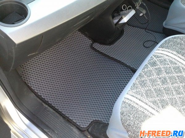 Купить автомобильные коврики EVA для Honda Freed Spike