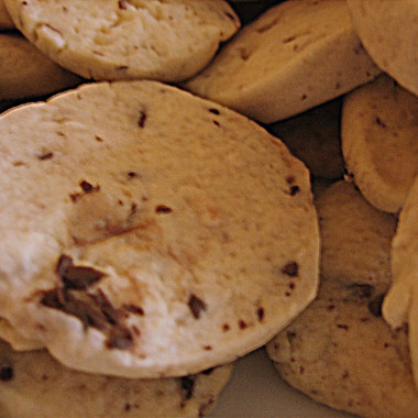 Рецепт Песочное печенье с фундуком и шоколадом