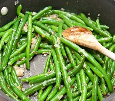 Рецепт Зеленая фасоль со сливочным маслом и травами