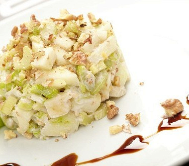 Рецепт Грушевый салат с сельдереем и орехами
