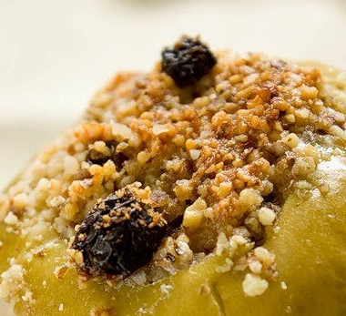 Рецепт Яблоки, запеченные с орехами и медом