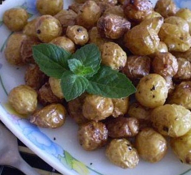 Рецепт Мелкий картофель с чесноком